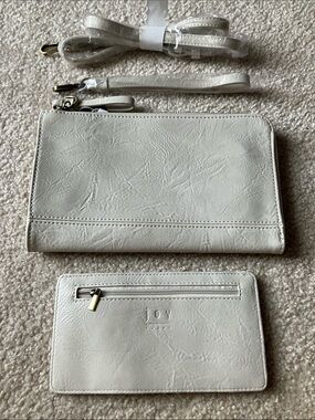 Joy Susan wristlet